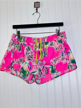 Lilly Pulitzer Pink Parrot Print Athletic Shorts S lightweight unlined